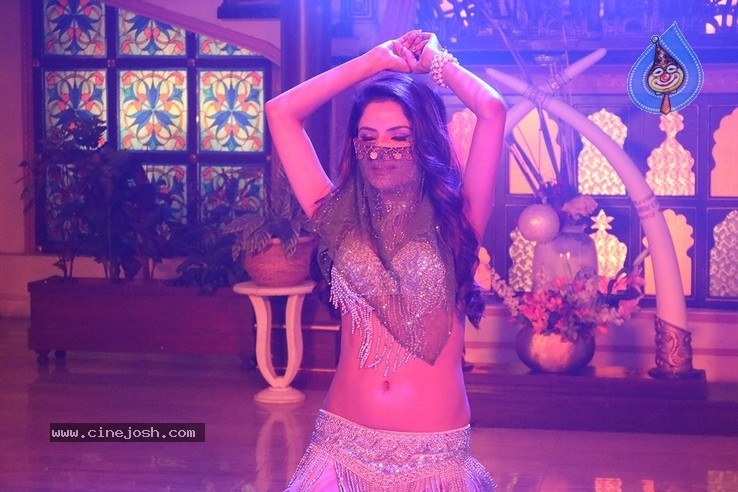 Gehana Vasisth in Arabic Song  - 4 / 21 photos