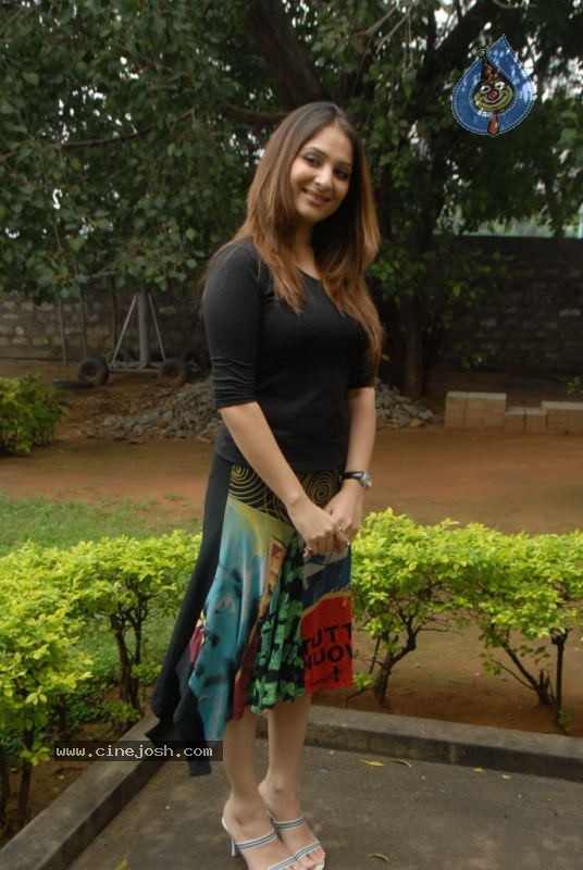 Gowri Munjal Latest Stills - 40 / 51 photos
