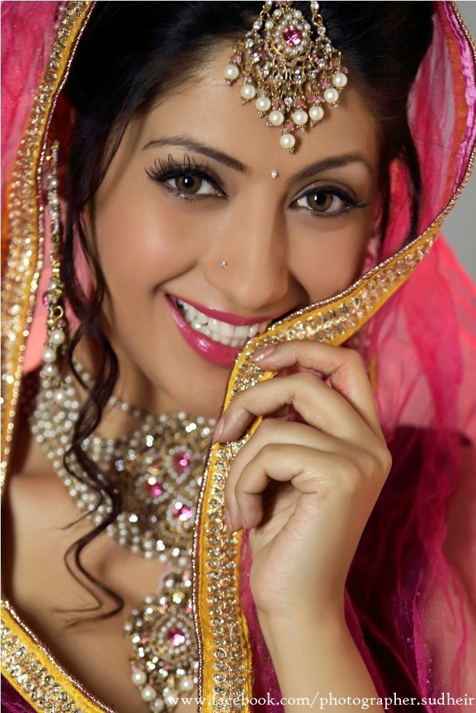 Gurleen Chopra New Photos - 6 / 20 photos