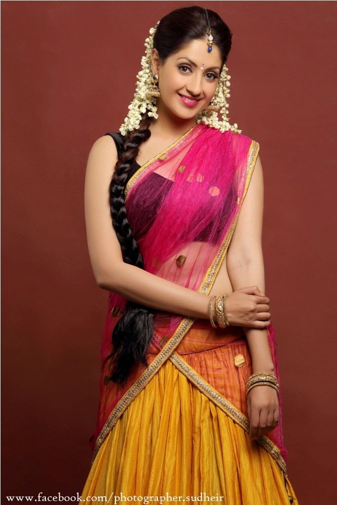 Gurleen Chopra New Photos - 16 / 20 photos