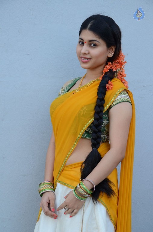 Hamidha Pics - 22 / 32 photos