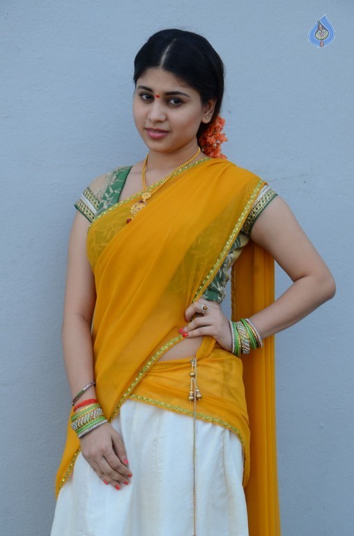 Hamidha Pics - 24 / 32 photos