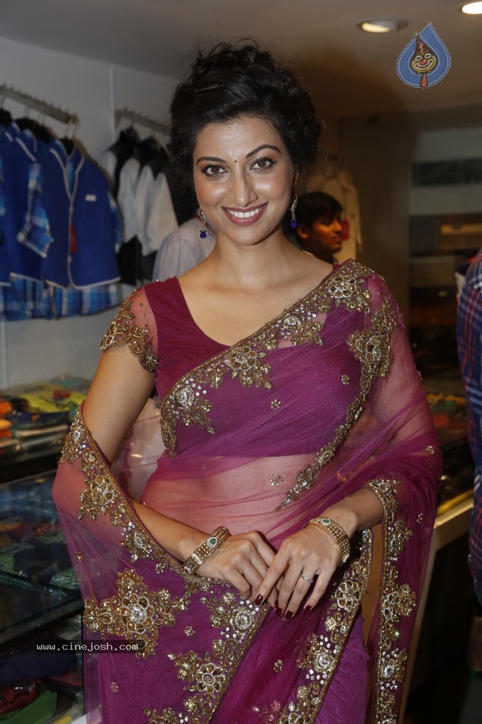 Hamsa Nandini Hot Stills - 29 / 152 photos