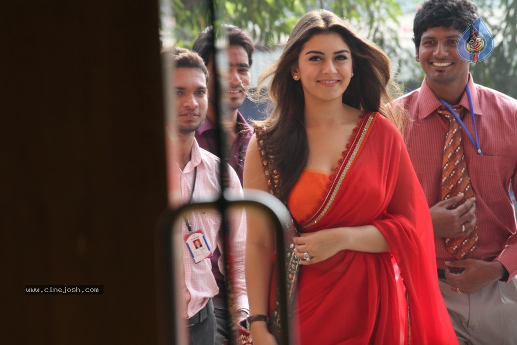 Hansika Latest Hot Stills - 30 / 42 photos