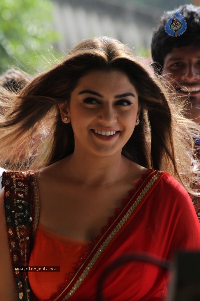 Hansika Latest Hot Stills - 33 / 42 photos