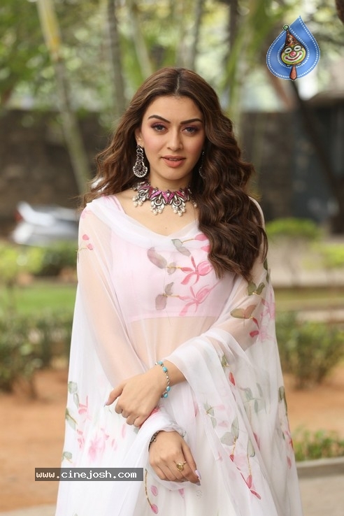 Hansika Stills - 9 / 21 photos