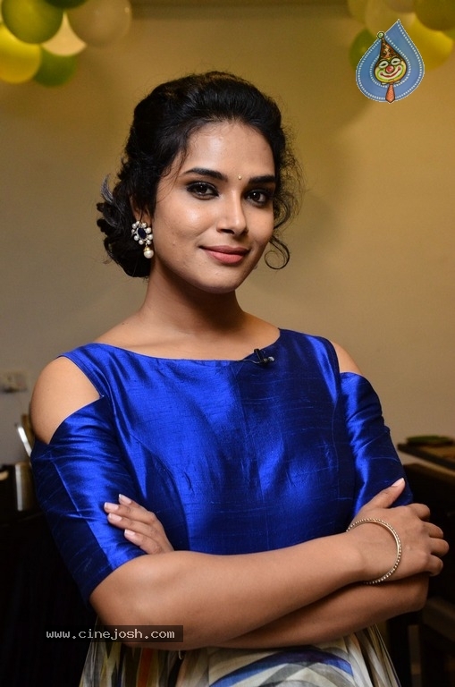 Hari Teja New Gallery - 5 / 15 photos