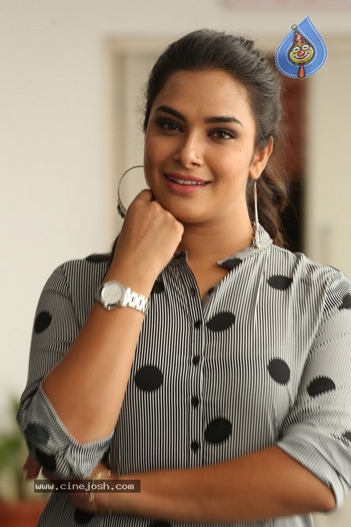 Hari Teja Photos - 14 / 21 photos
