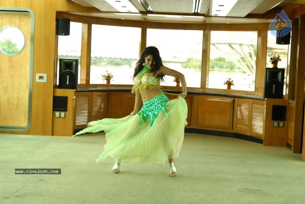 Harika New Gallery - 16 / 65 photos