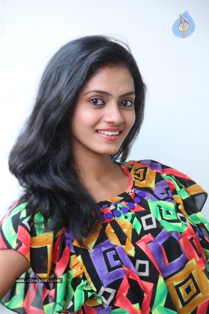 Harika New Stills - 50 / 70 photos