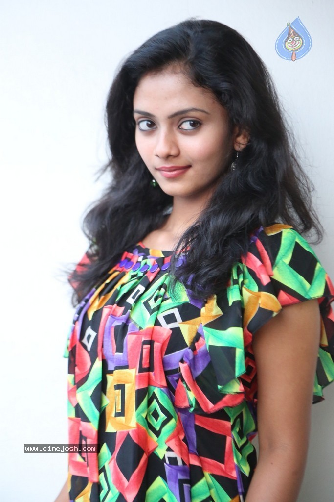 Harika New Stills - 68 / 70 photos