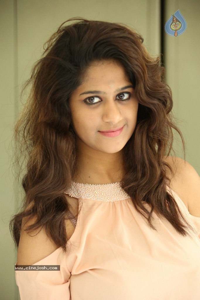 Harini New Stills - 55 / 98 photos