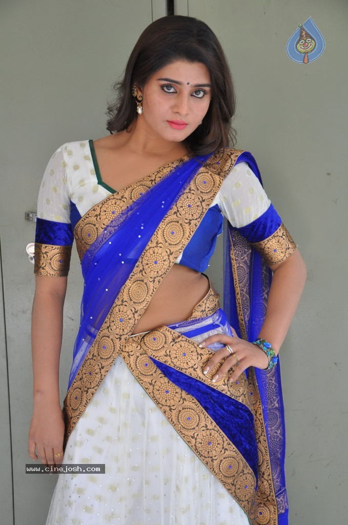 Harini Spicy Stills - 27 / 110 photos