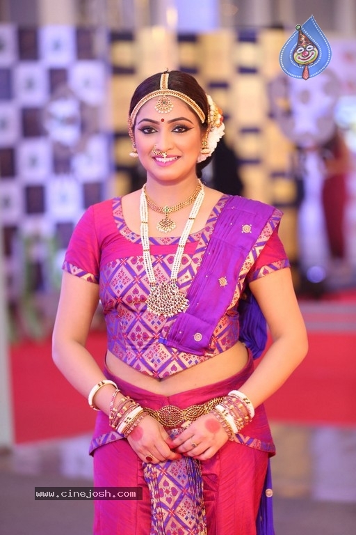 HariPriya at Gaana Mirchi Music Awards South 2018 - 27 / 29 photos