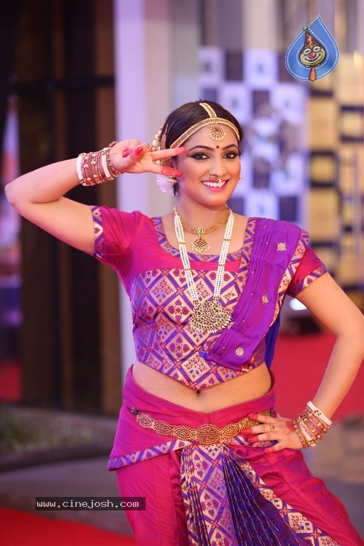 HariPriya at Gaana Mirchi Music Awards South 2018 - 29 / 29 photos