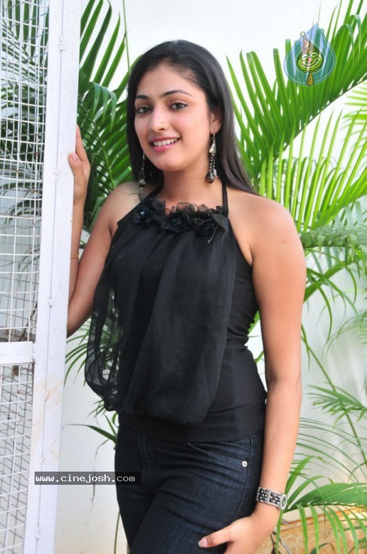 Haripriya Gallery - 14 / 51 photos