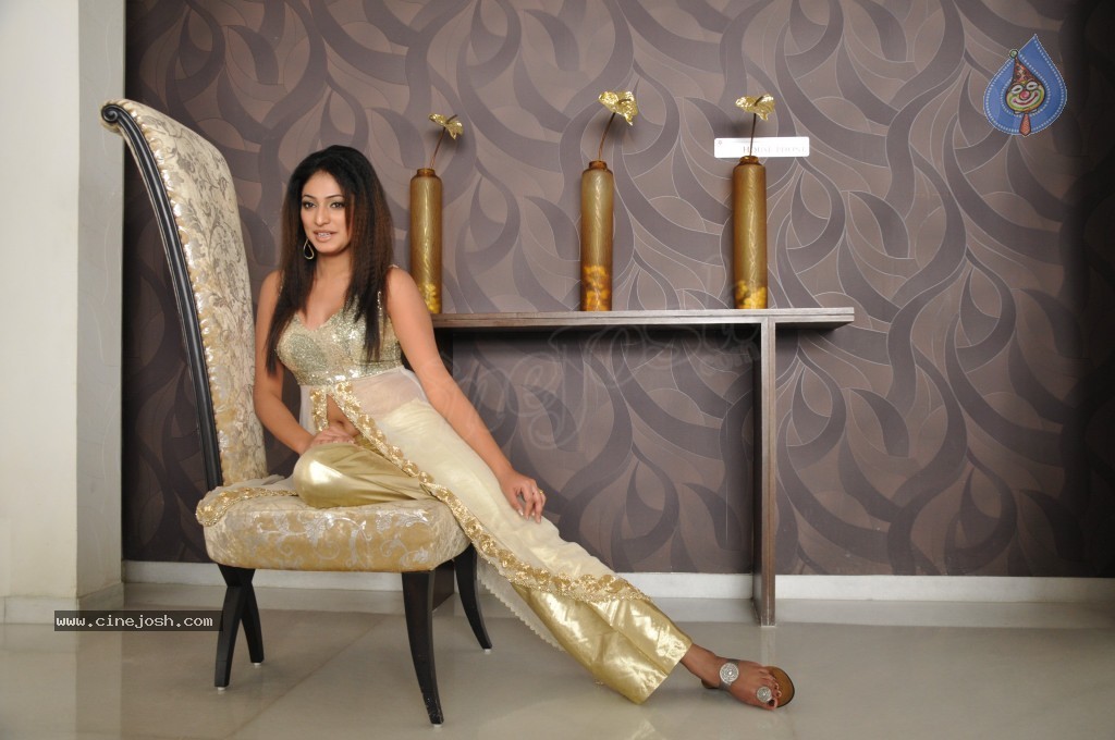 Haripriya Hot Photo Shoot - 58 / 98 photos