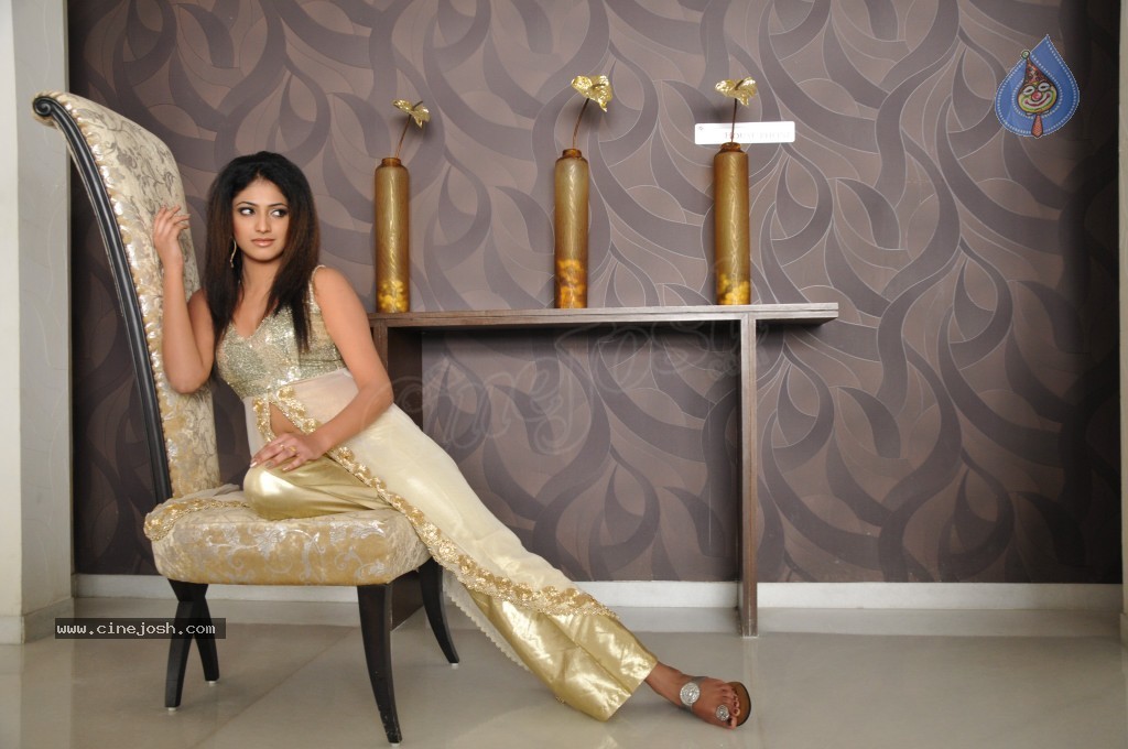 Haripriya Hot Photo Shoot - 67 / 98 photos