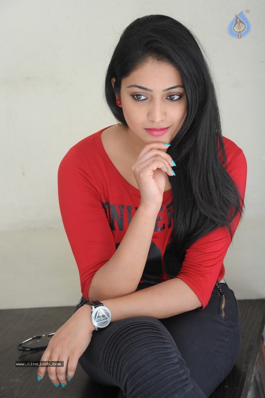 Haripriya Latest Pics - 13 / 79 photos