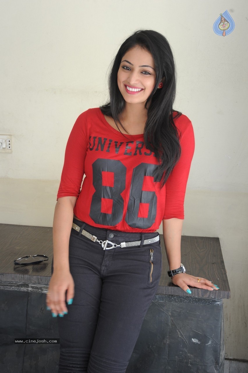 Haripriya Latest Pics - 16 / 79 photos