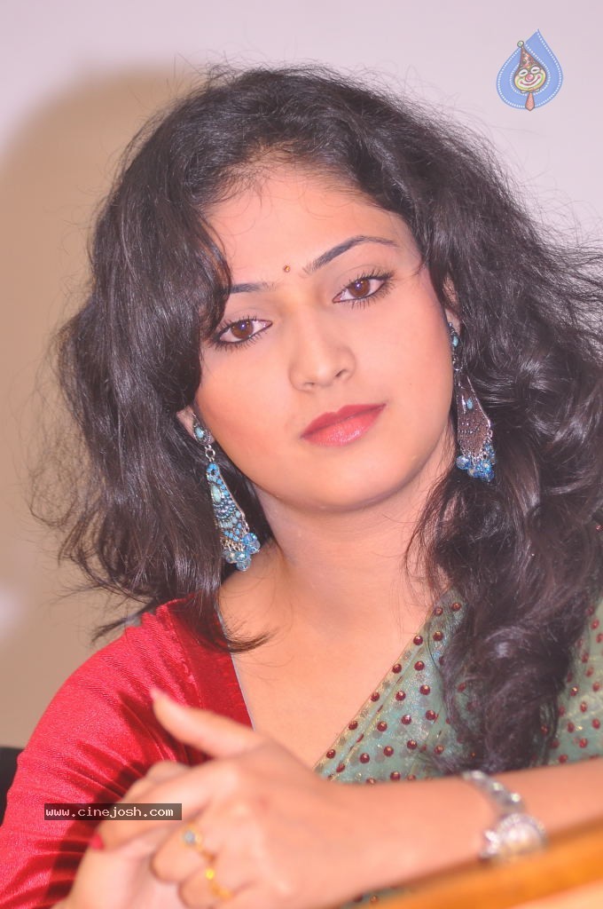 Haripriya Latest Stills - 5 / 85 photos