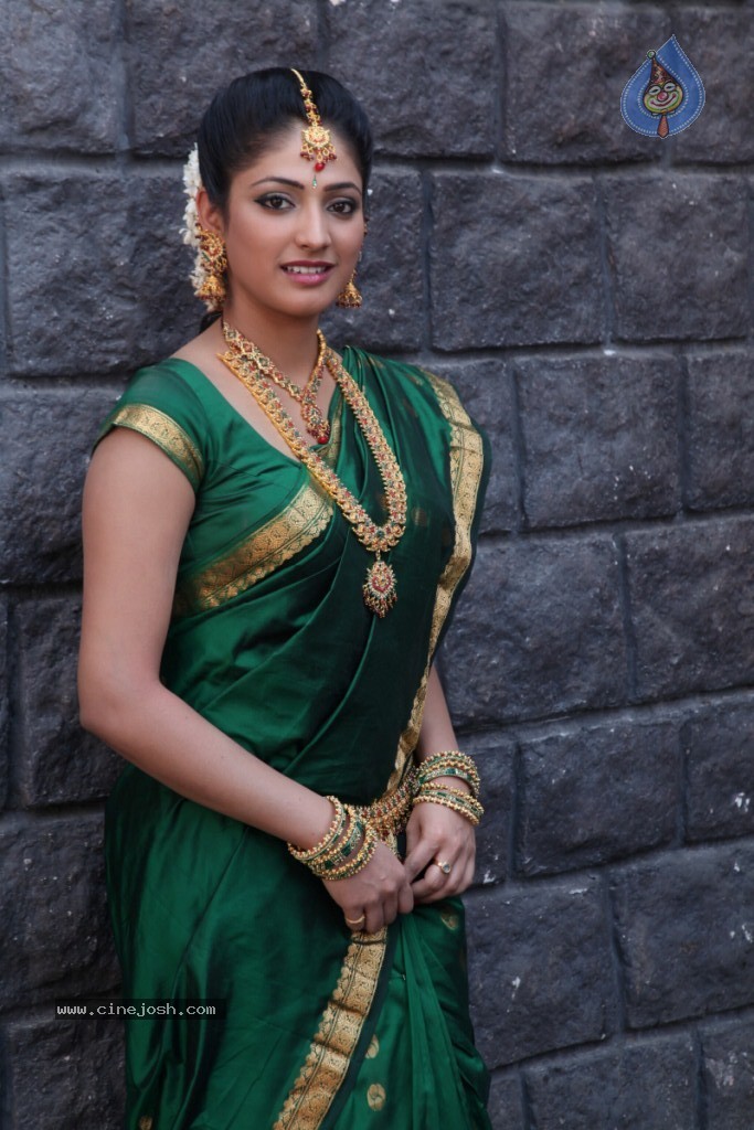 Haripriya Latest Stills - 57 / 77 photos