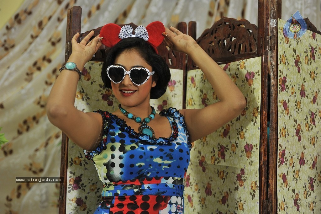 Haripriya New Gallery - 64 / 90 photos