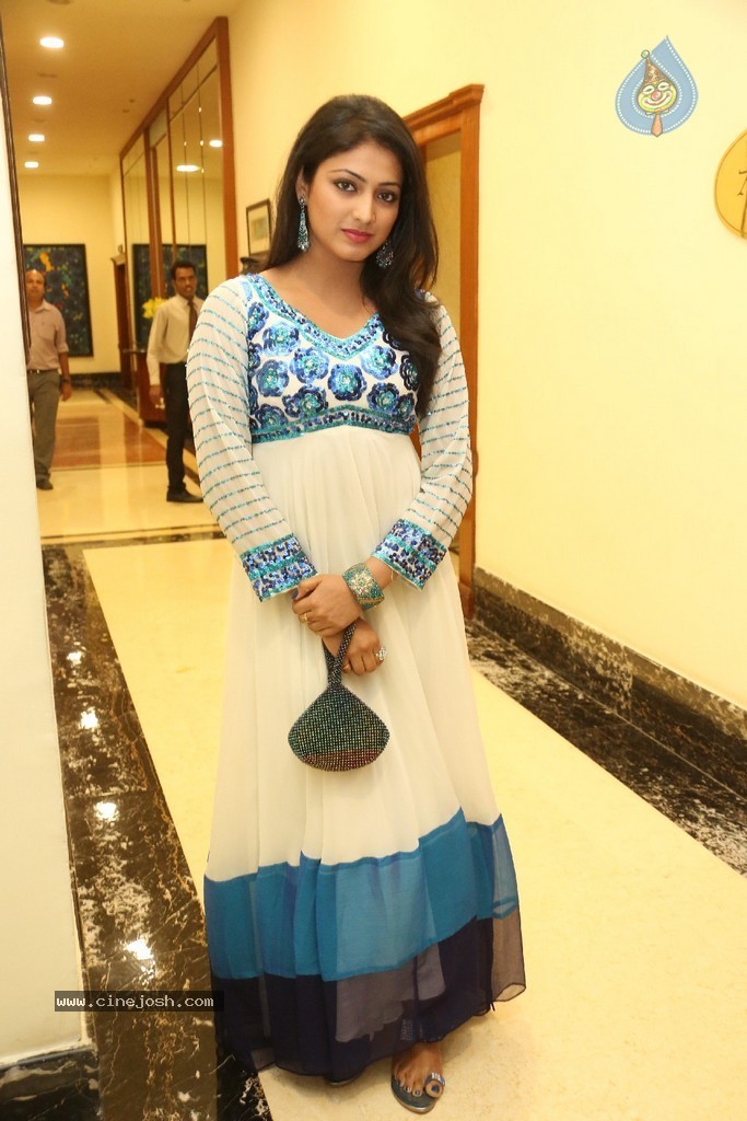 Haripriya New Gallery - 9 / 107 photos