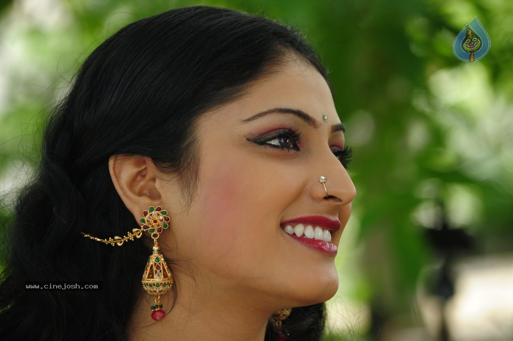 Haripriya New Gallery - 59 / 77 photos