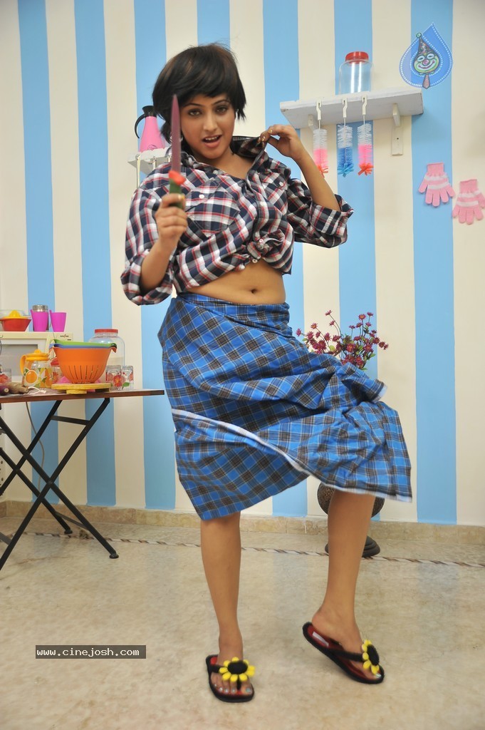 Haripriya New Hot Gallery - 38 / 54 photos