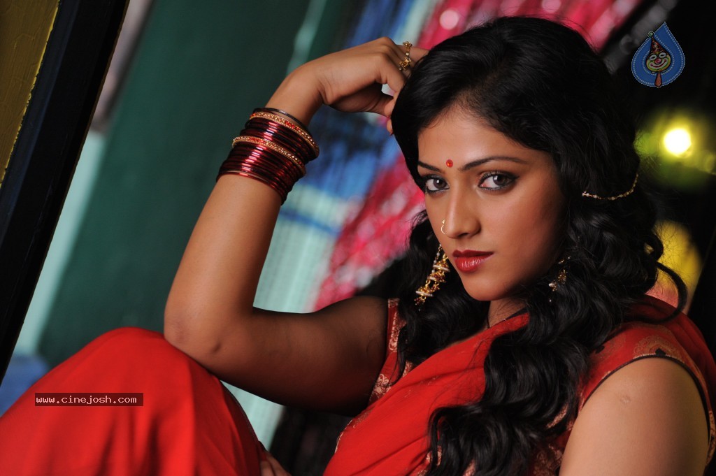 Haripriya New Hot Photos - 47 / 130 photos