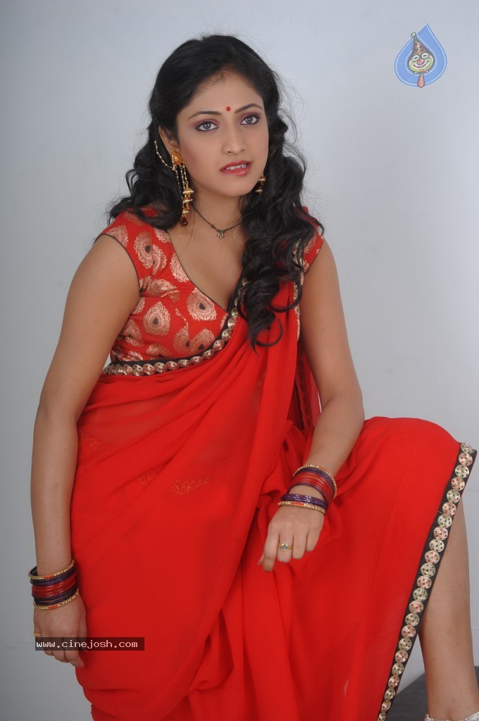 Haripriya New Hot Photos - 108 / 130 photos