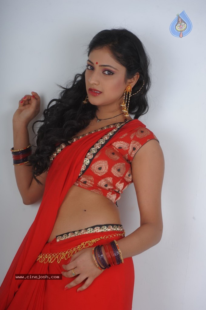 Haripriya New Hot Photos - 111 / 130 photos