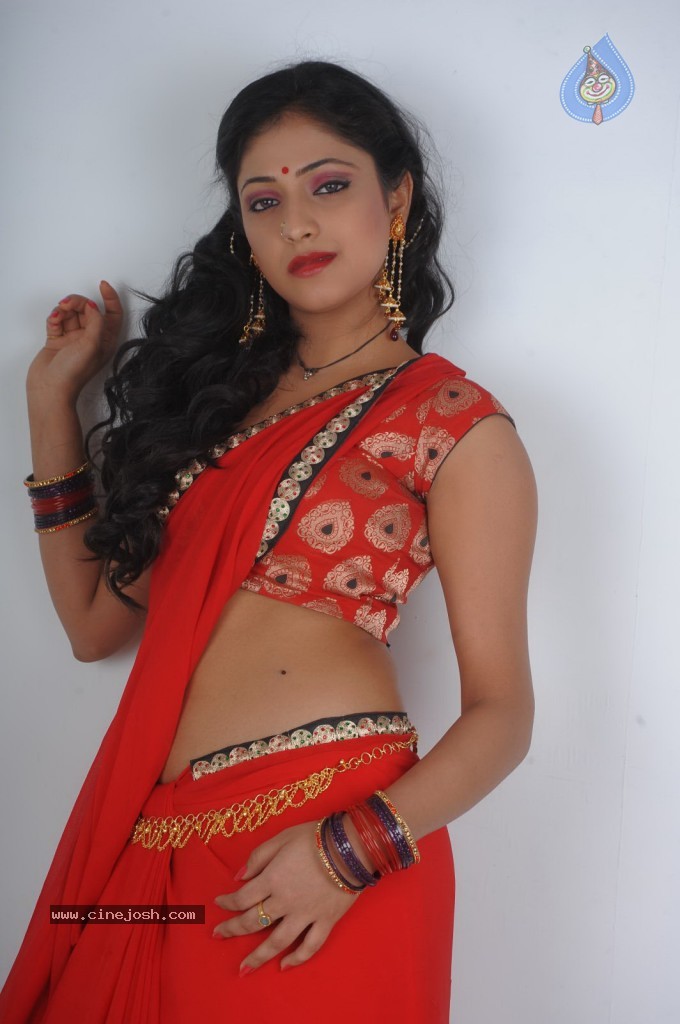 Haripriya New Hot Photos - 114 / 130 photos