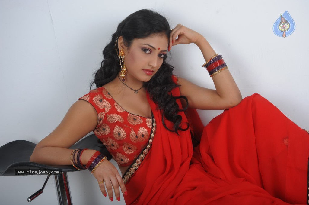 Haripriya New Hot Photos - 120 / 130 photos