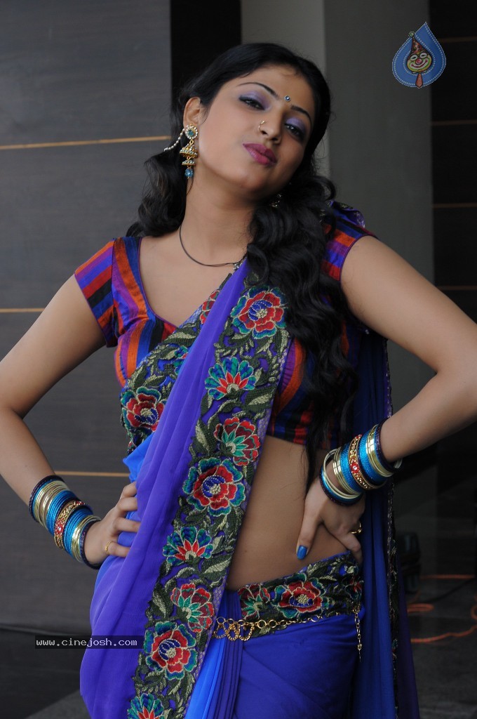 Haripriya New Images - 14 / 71 photos
