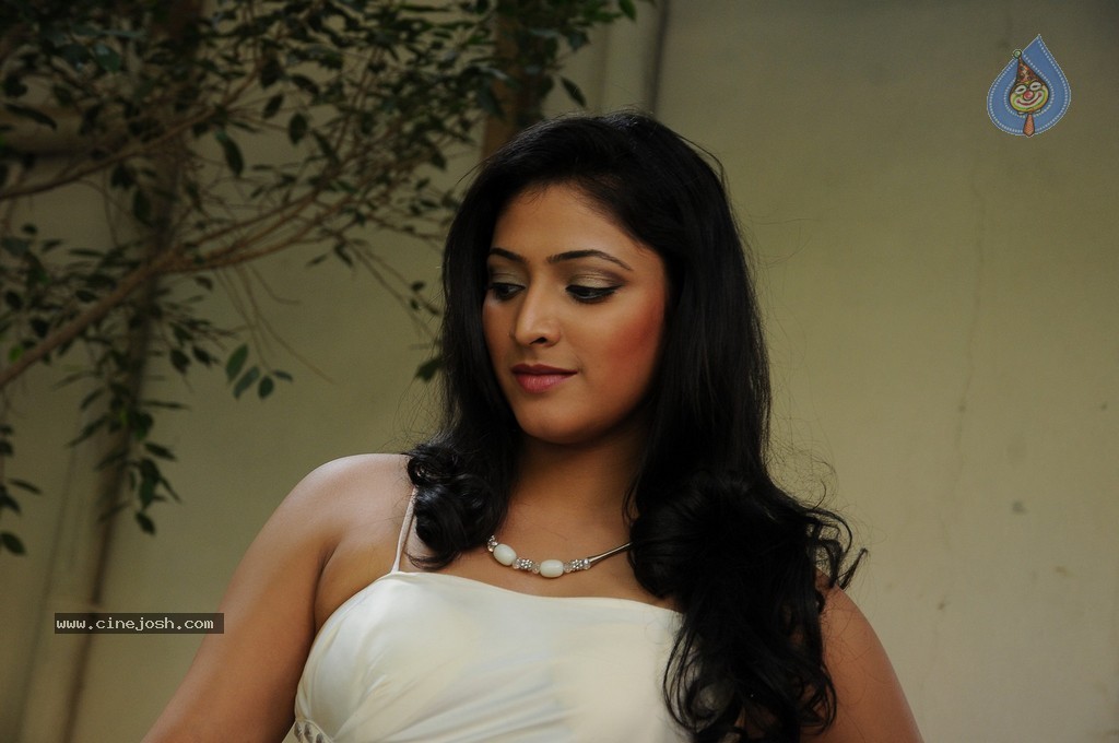 Haripriya New Images  - 29 / 56 photos