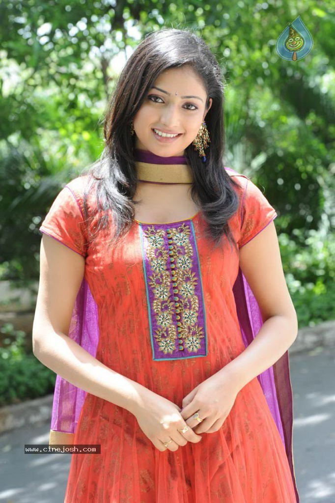 Haripriya New Photos - 17 / 31 photos