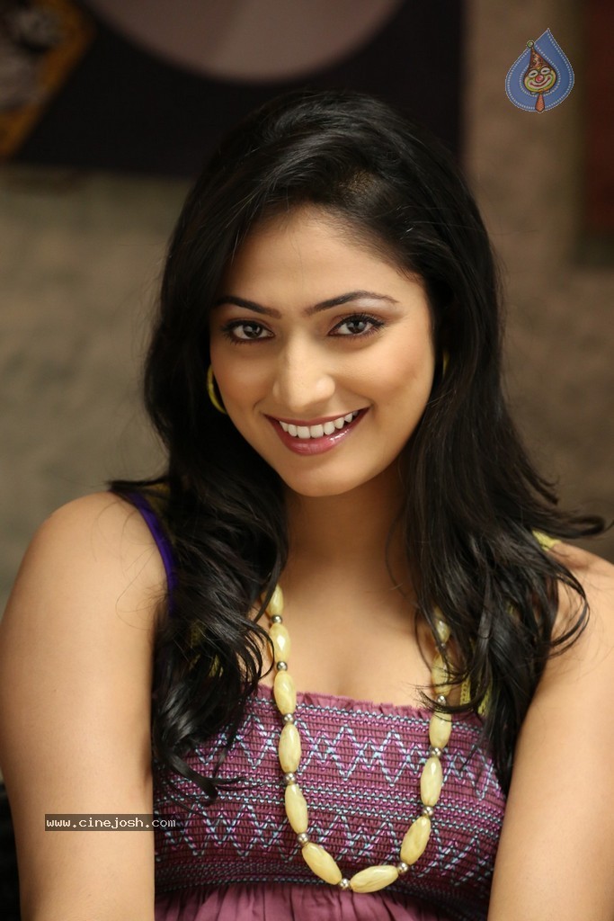 Haripriya New Photos - 2 / 77 photos