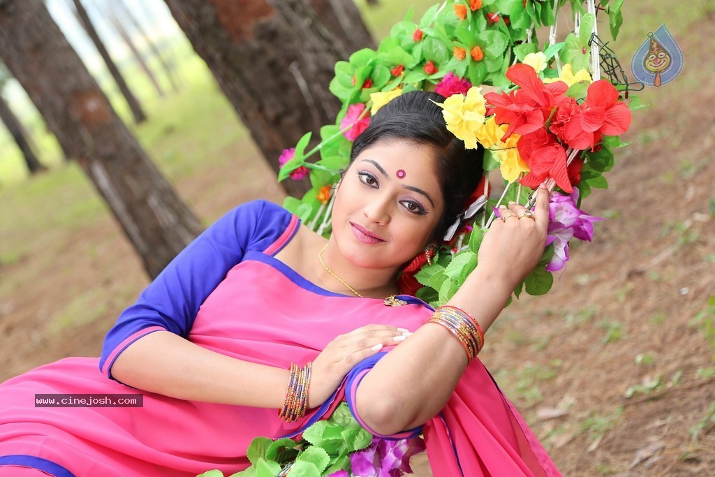 Haripriya New Pics - 34 / 77 photos