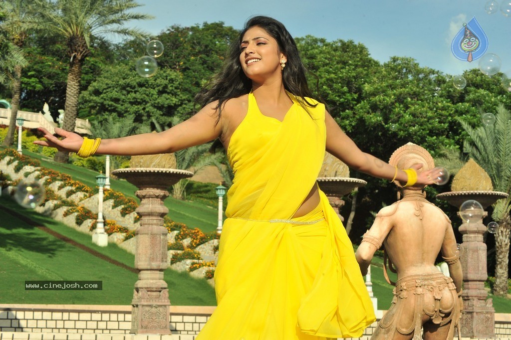 Haripriya Stills in Ee Varsham Sakshiga - 2 / 35 photos