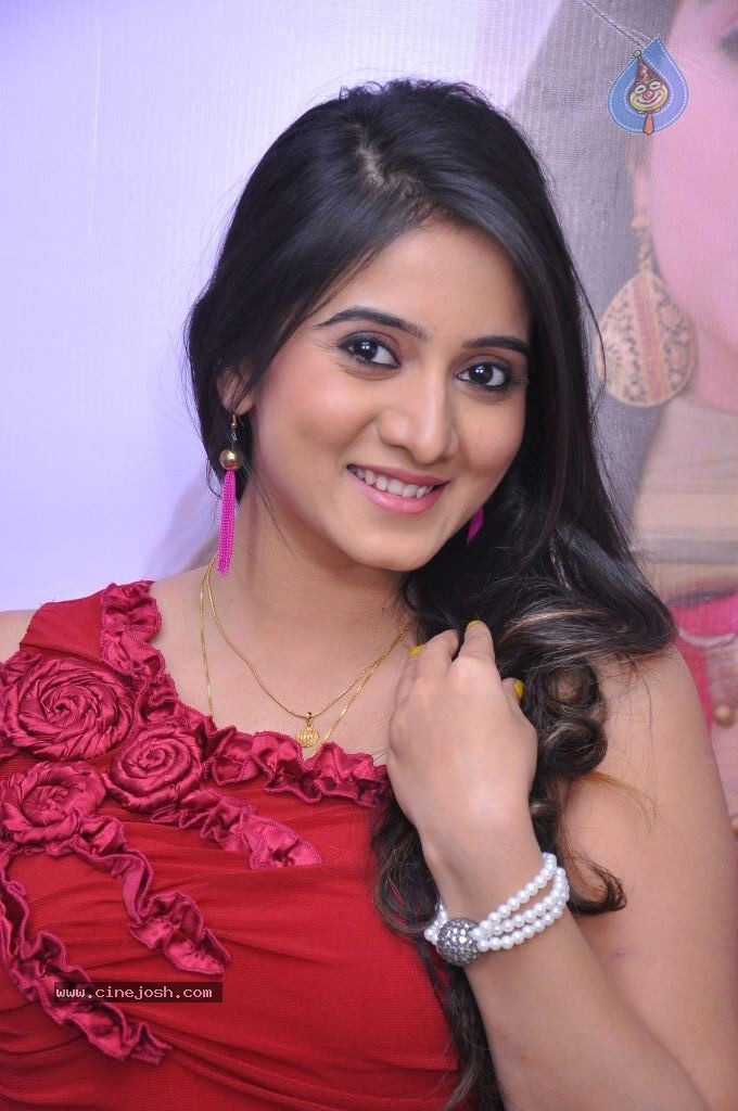 Harishika Pooncha Stills - 26 / 86 photos