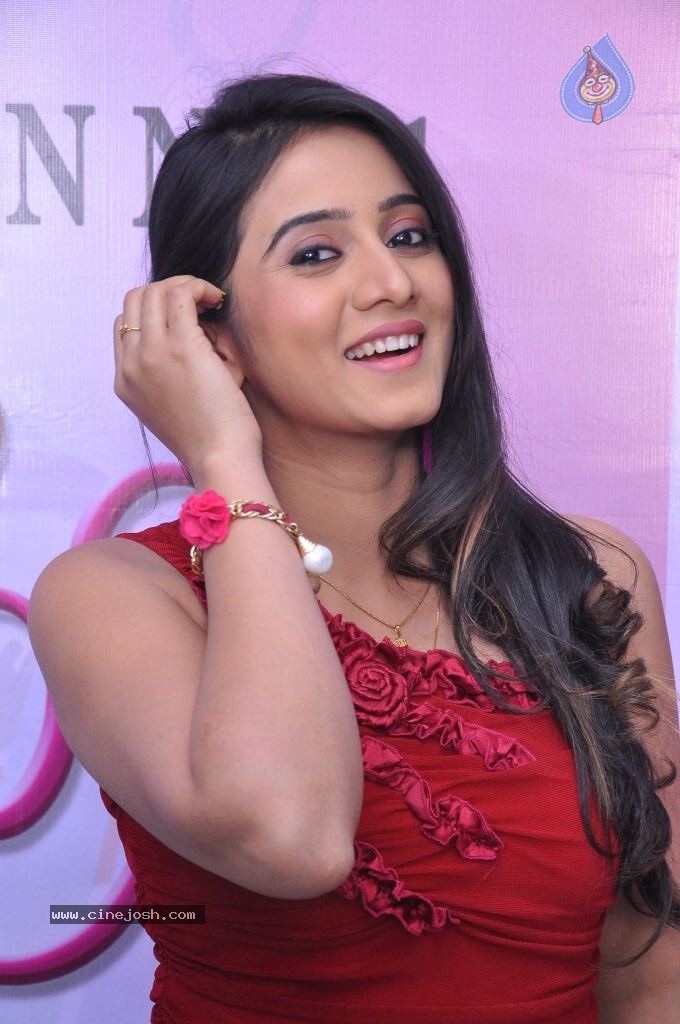 Harishika Pooncha Stills - 37 / 86 photos