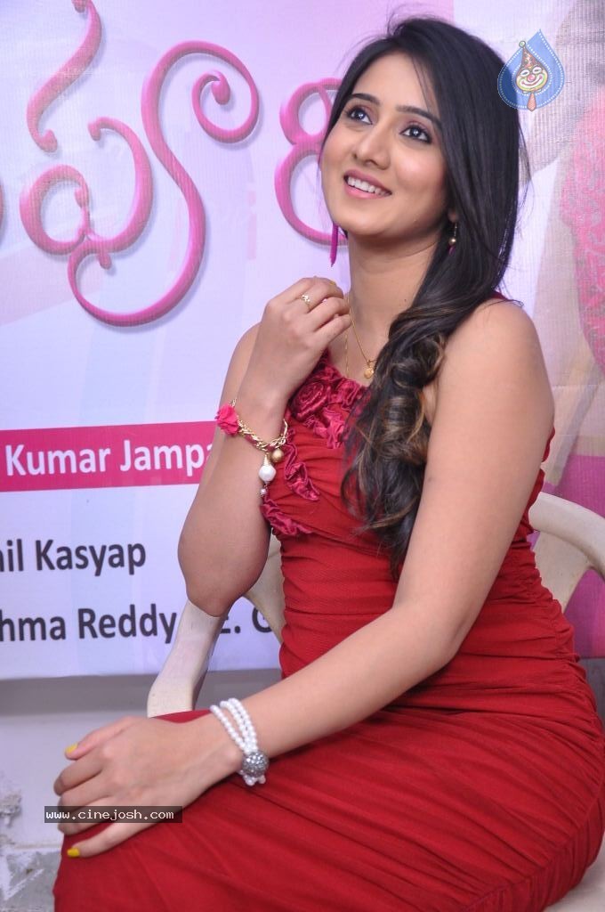 Harishika Pooncha Stills - 39 / 86 photos
