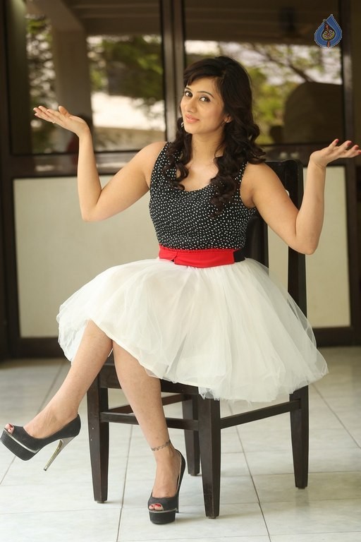 Harshika Poonacha New Pics - 30 / 37 photos