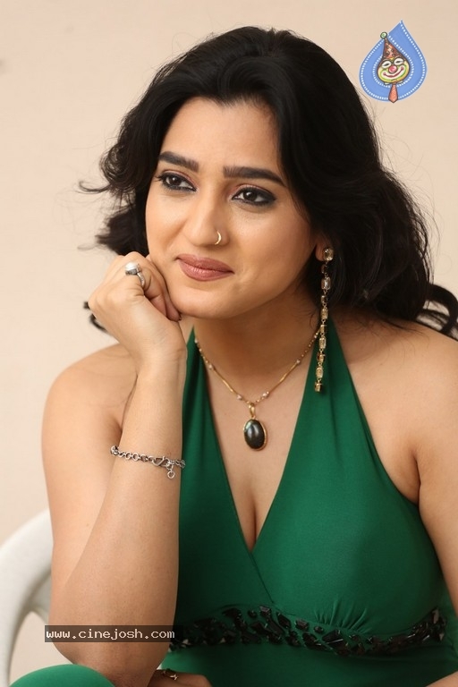 Haseen Mastaan Mirza Photos - 14 / 21 photos