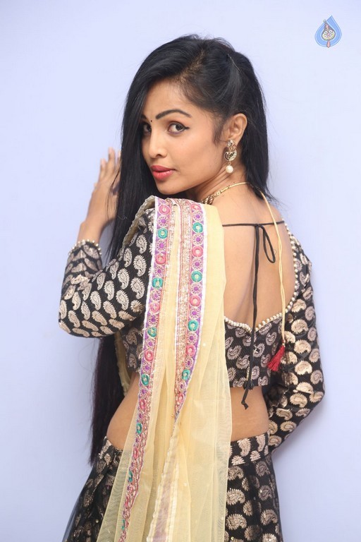 Hashika Dutt Latest Gallery - 19 / 40 photos