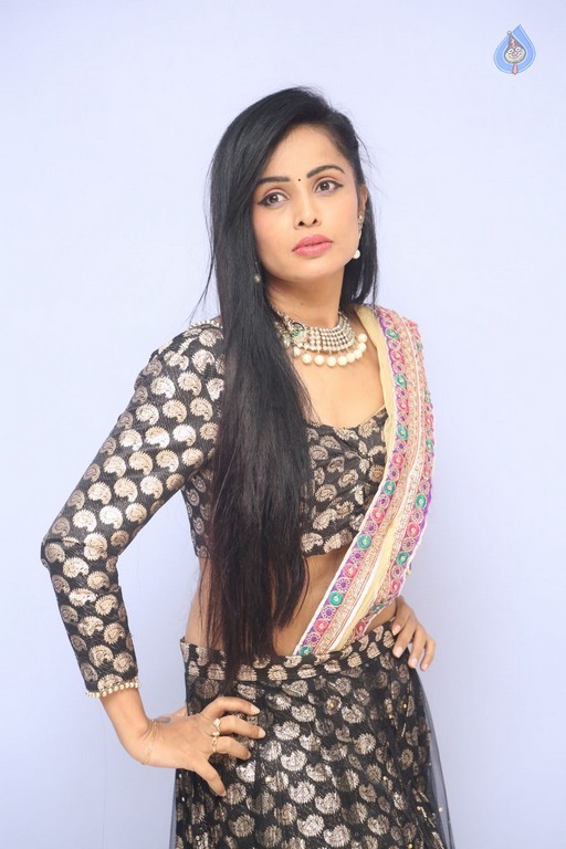 Hashika Dutt Latest Gallery - 24 / 40 photos
