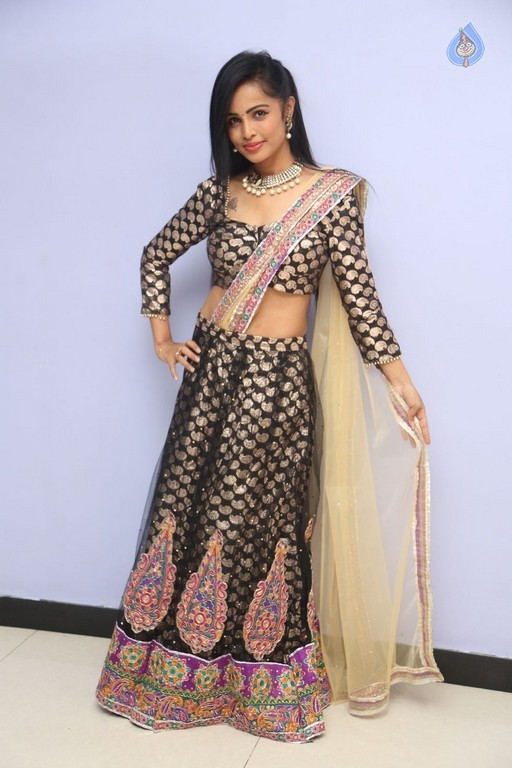 Hashika Dutt Latest Gallery - 28 / 40 photos