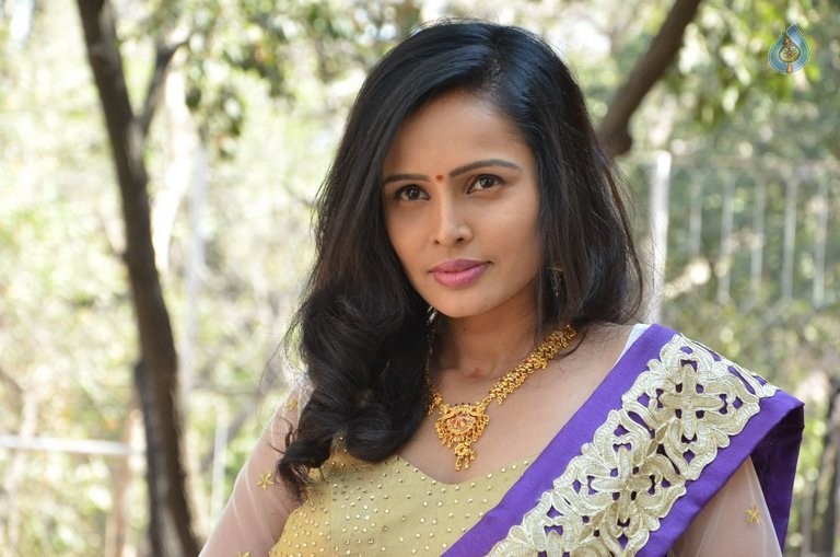 Hashika Dutt New Pics - 5 / 42 photos